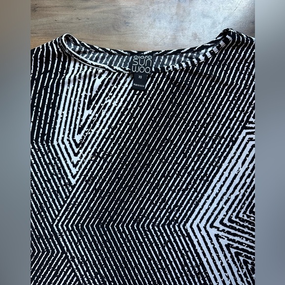 Clara Sunwoo Black White Geometric Print Top Women XS Stretch Modern Minimalist - Picture 2 of 4